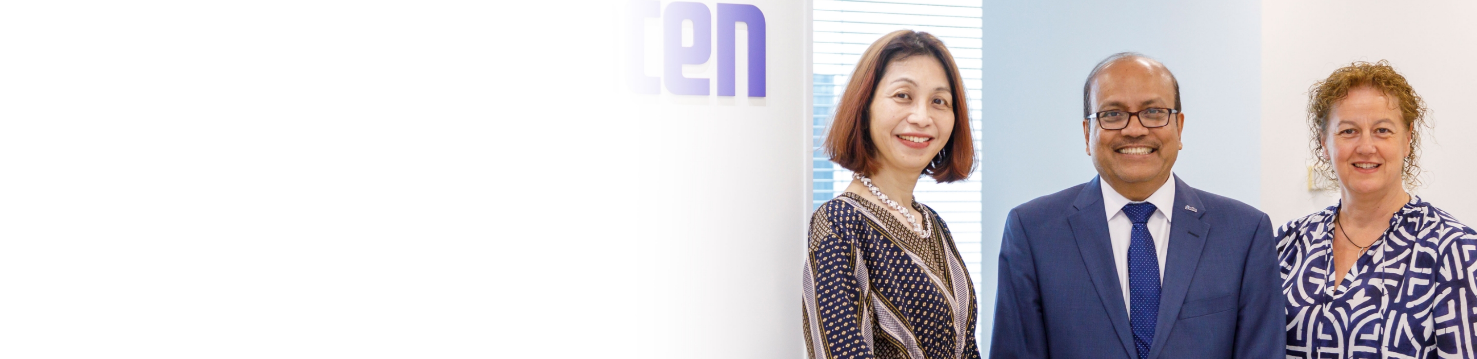 斎木 陽子、マリアンティ・プサハ、レザ・ハックの写真