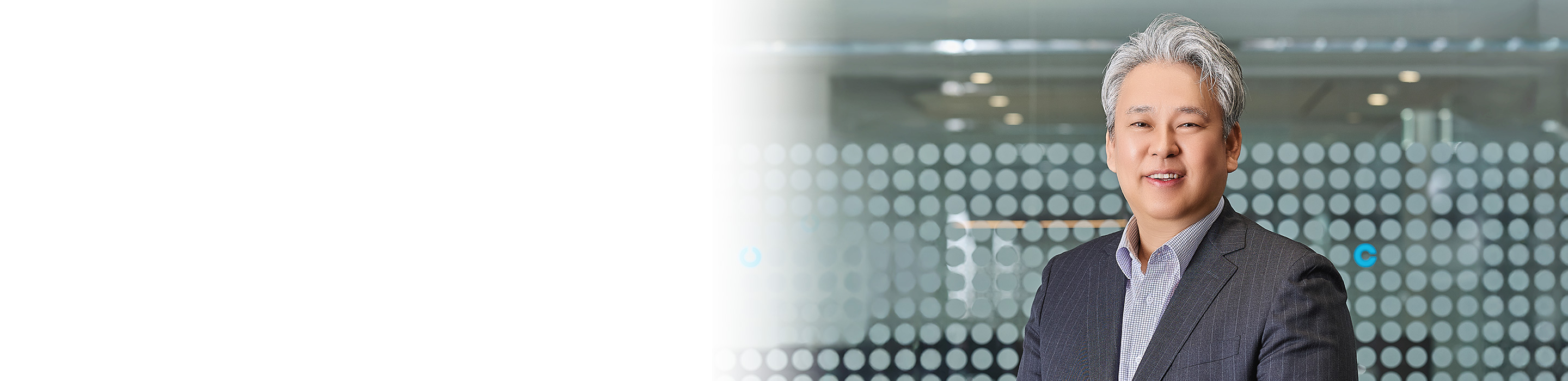 Photo of a smiling Lee Han-Woong