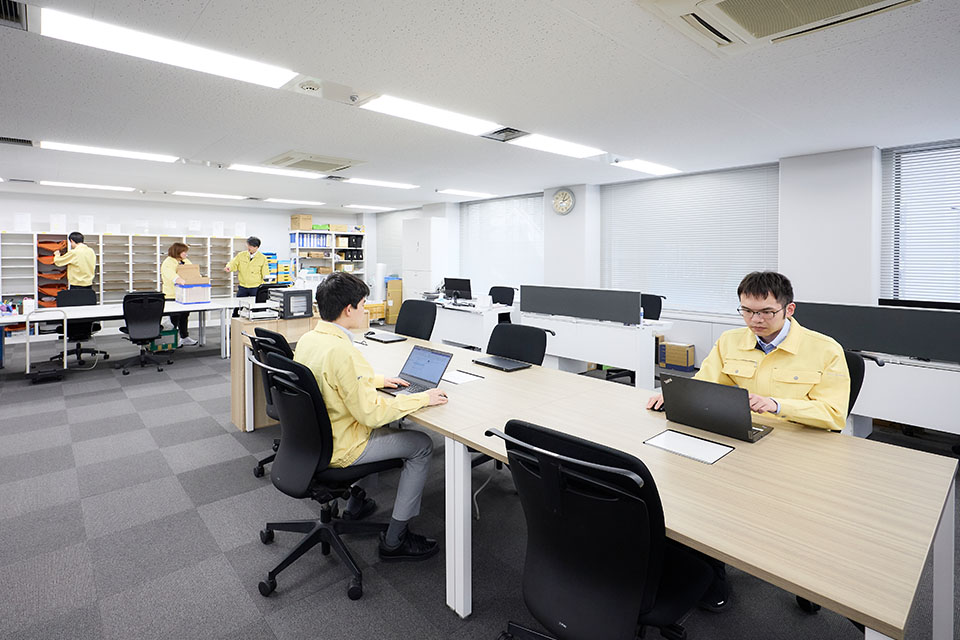 営業所　作業場