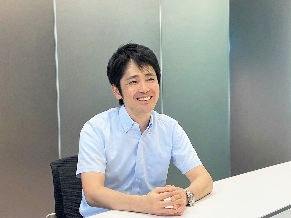眼科事業部 眼科領域マーケティング 第一グループ 前眼部チーム 佐野 裕介