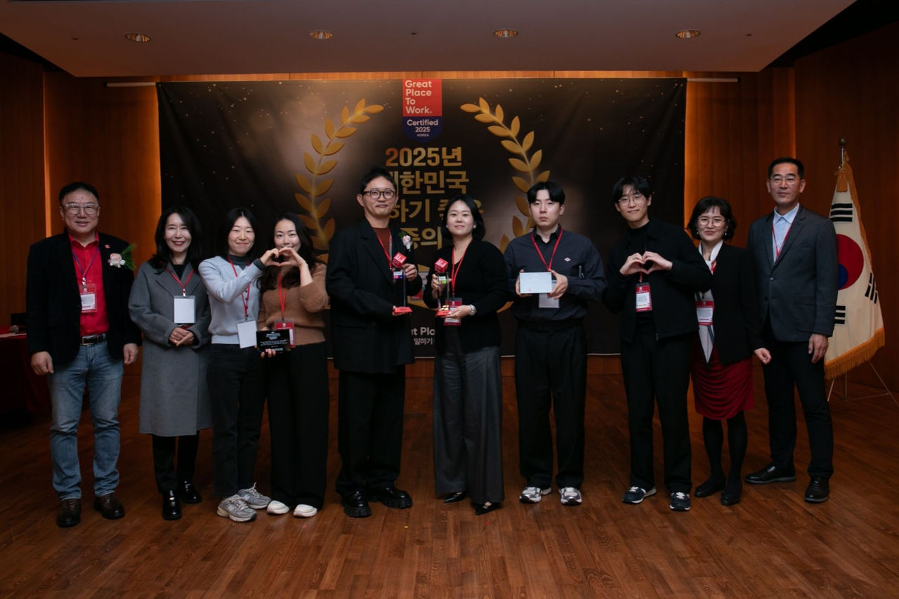 Photo of Santen Korea members